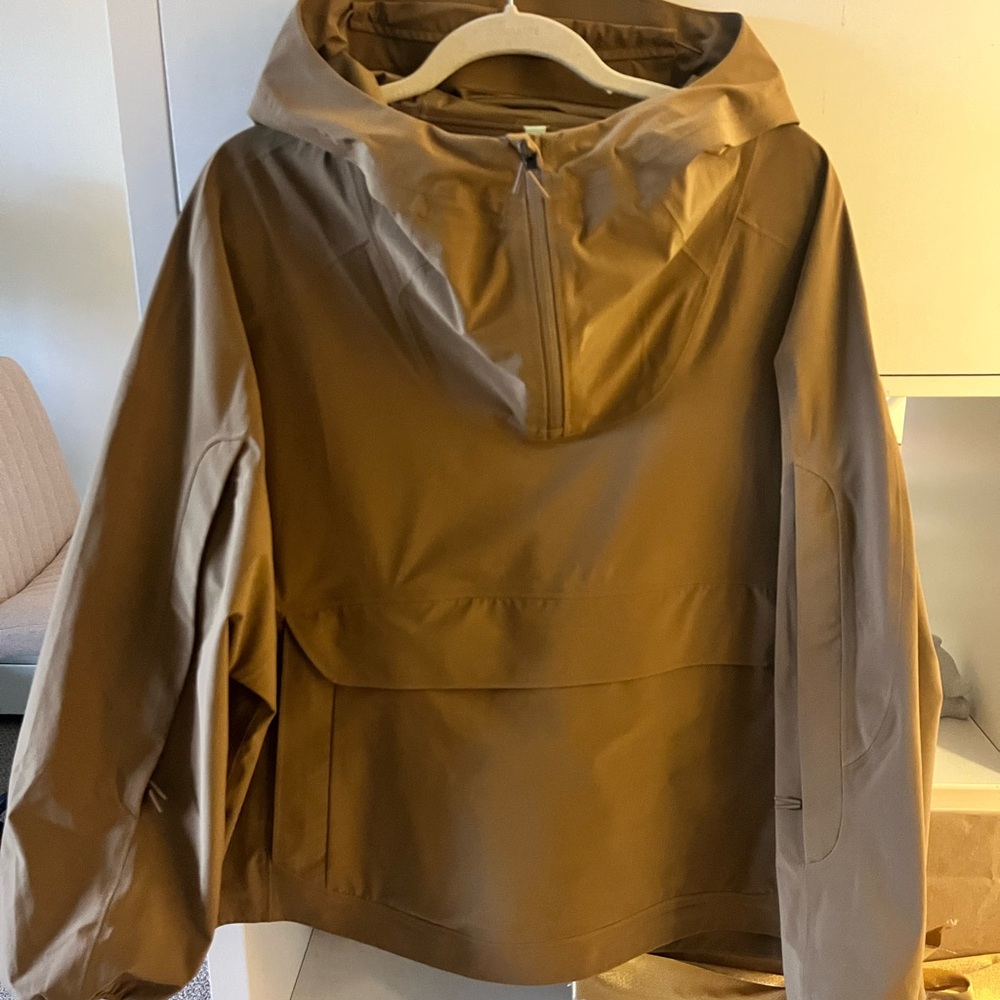 Lululemon rain resistant jacket